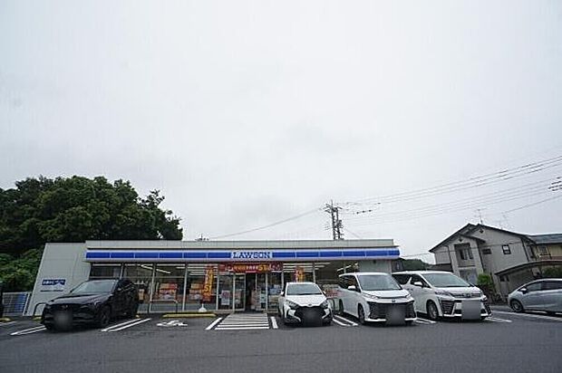 ローソン谷和原小絹店まで550m