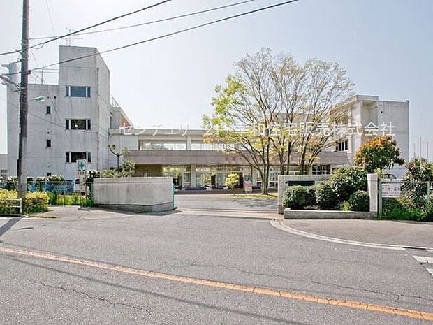 我孫子市立布佐南小学校まで1100m