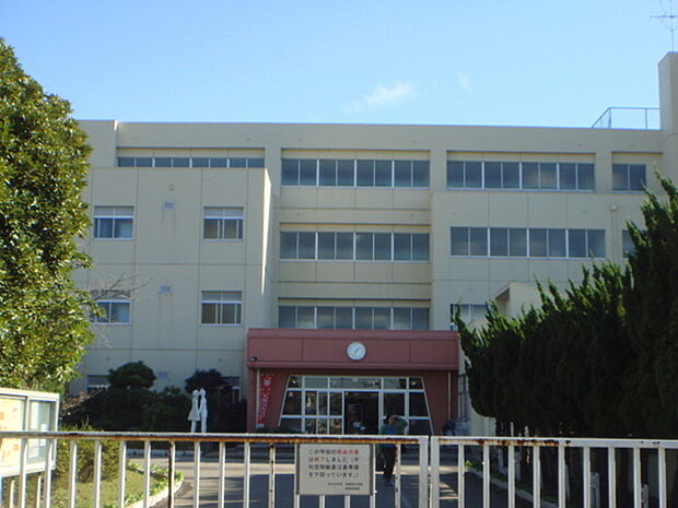 取手市立取手東小学校まで461m