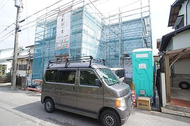 並列駐車2台可能です。