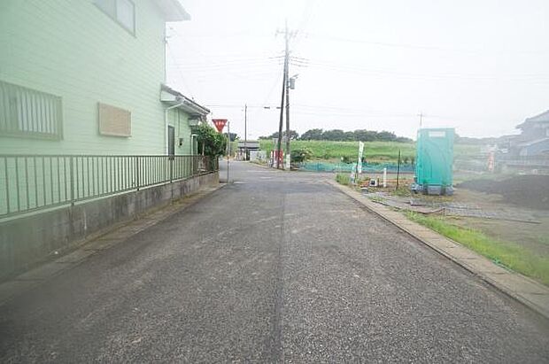 南側5，97m公道に接道。