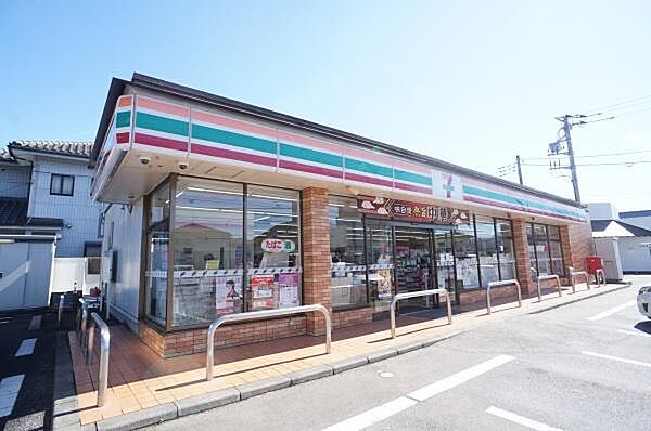 セブンイレブン牛久さくら台店まで500m