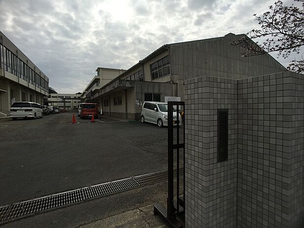 土浦市立土浦第二小学校まで895m