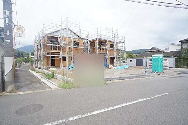 南側7，76ｍ、西側2，8ｍ公道に接道。