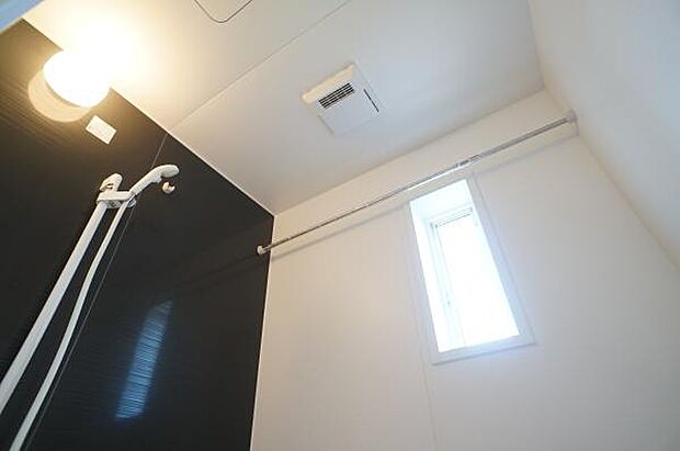 換気乾燥機付きで快適です。