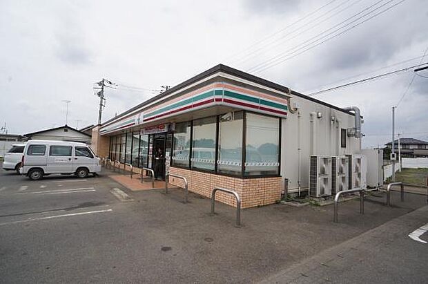 セブンイレブン阿見寺子店まで1000m