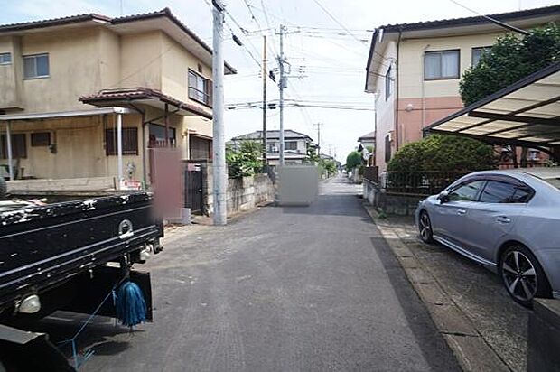 西側5,2m公道に接道。