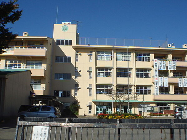 取手市立取手第一中学校まで1237m