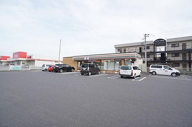 セブンイレブン竜ケ崎松ヶ丘4丁目店まで525m