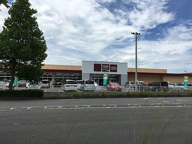 ホームセンター山新龍ケ崎店まで683m