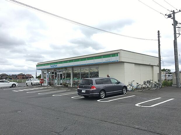 ファミリーマート龍ヶ崎平台店まで545m