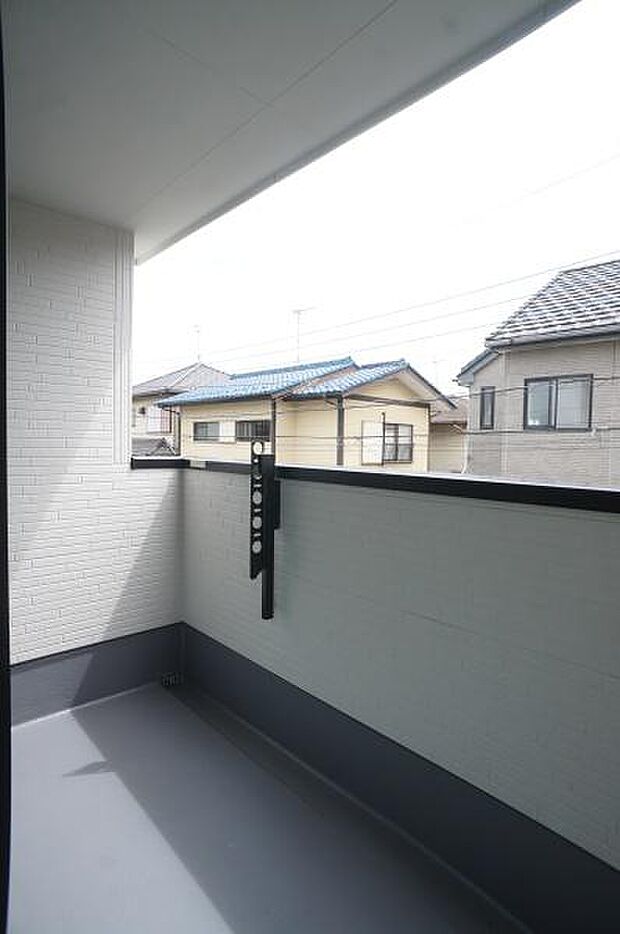 物干し金物付きワイドバルコニー。
