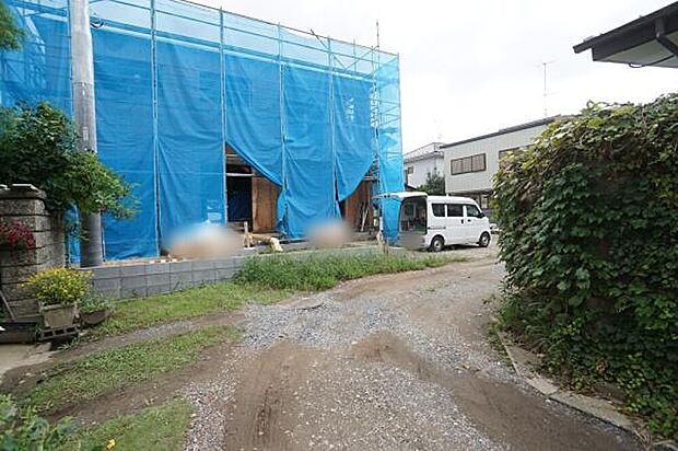 南西側4,15m私道に接道。