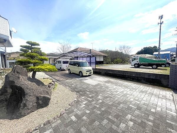 2台分はカーポート内駐車可能！