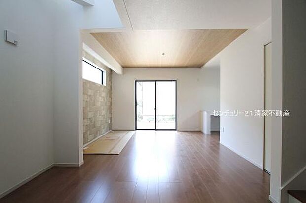 1号棟：リビングアップでご家族との会話も弾む！(2025年05月撮影)