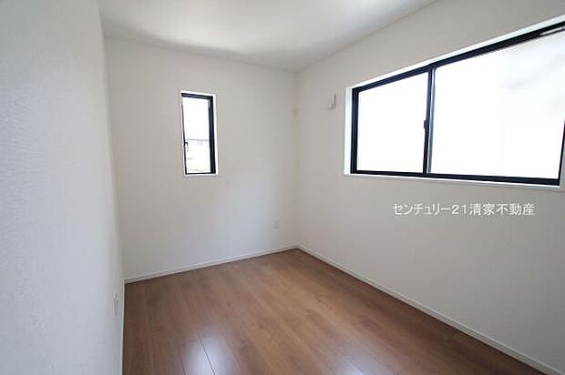 1号棟：2面採光で明るい室内！(2025年05月撮影)