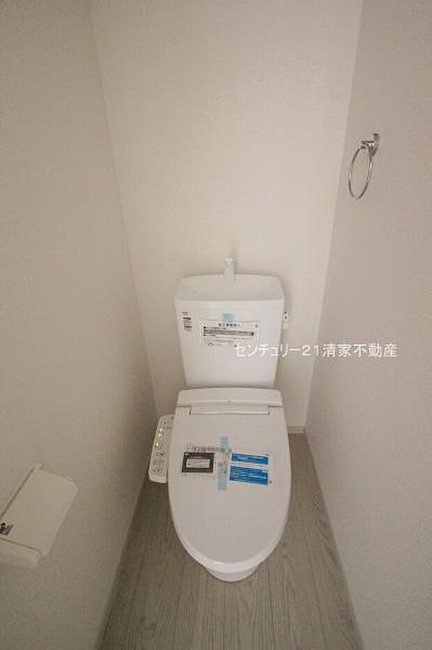 2号棟:白を基調とした、清潔感のある水廻りです。(2025年05月撮影)