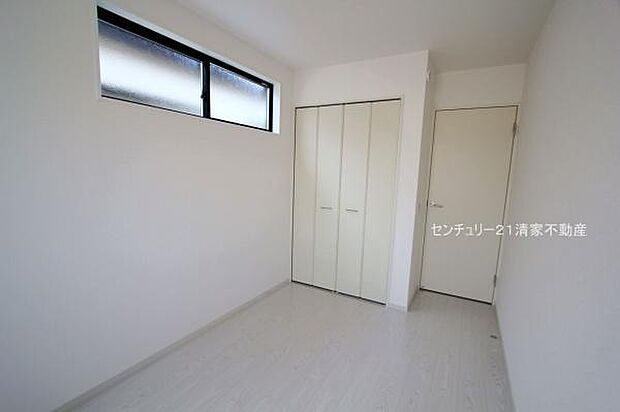 2号棟:たっぷり収納できるクローゼットあり!(2025年05月撮影)