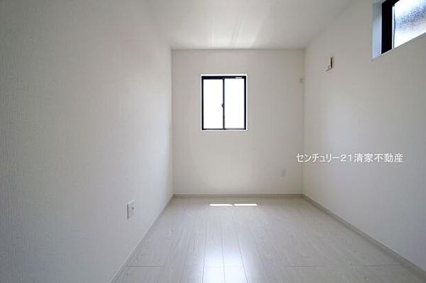 2号棟:2面採光で明るい室内!(2025年05月撮影)