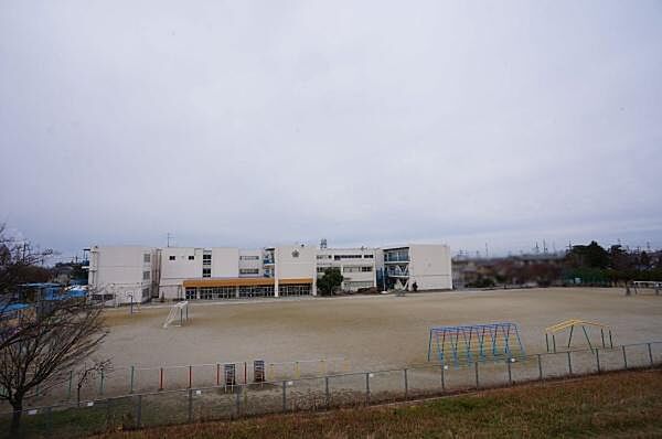 神領小学校まで1400m、神領小学校まで1400m(徒歩約18分)