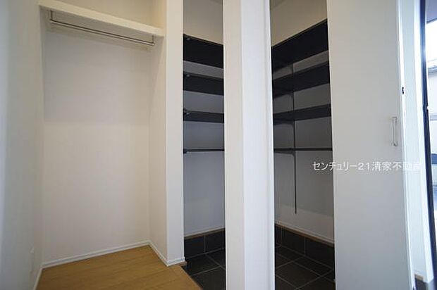 1号棟：玄関周りもすっきりシューズクローク完備！(2025年02月撮影)