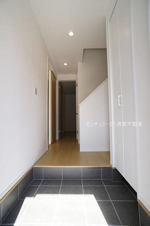 1号棟：便利なシューズボックス付き！(2025年02月撮影)