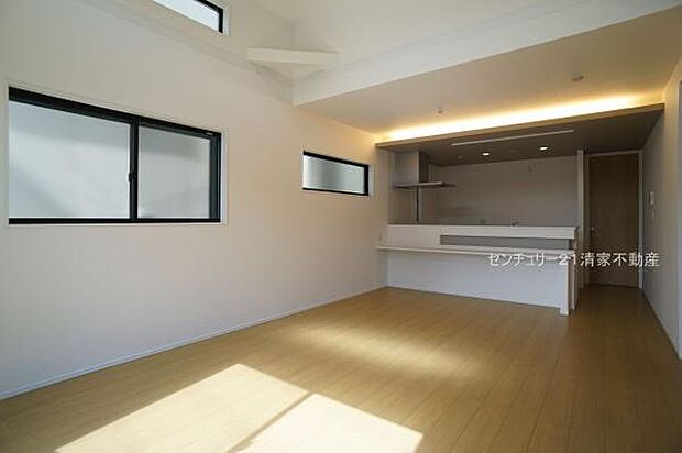 1号棟：開放感ある吹抜けあり！(2025年02月撮影)