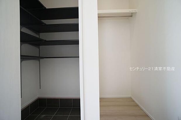 2号棟：玄関周りもすっきりシューズクローク完備！(2025年02月撮影)