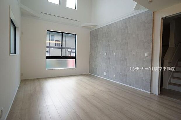 2号棟：明るい日差しが入るリビング！(2025年02月撮影)