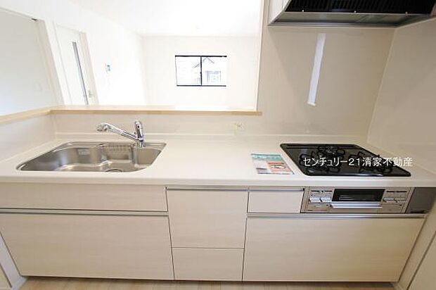 6号棟:家族との会話が弾む対面式キッチン!(2025年05月撮影)