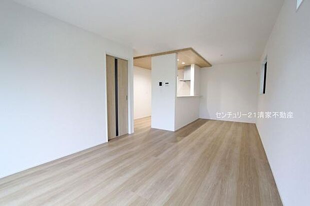 1号棟：ご家族みんながゆったり寛げるリビング(2025年07月撮影)