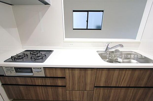 1号棟：人気の対面式キッチン！(2025年07月撮影)