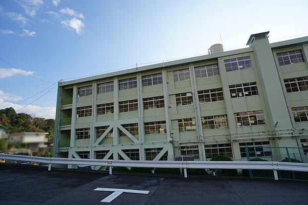 高座小学校まで1500m、高座小学校まで1500m(徒歩約19分)