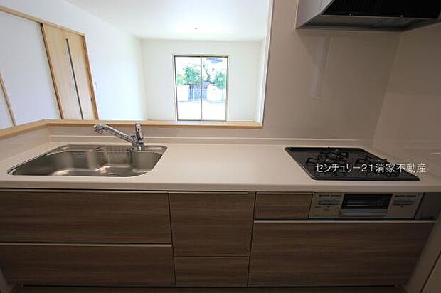 2号棟：人気の対面式キッチン！(2025年08月撮影)