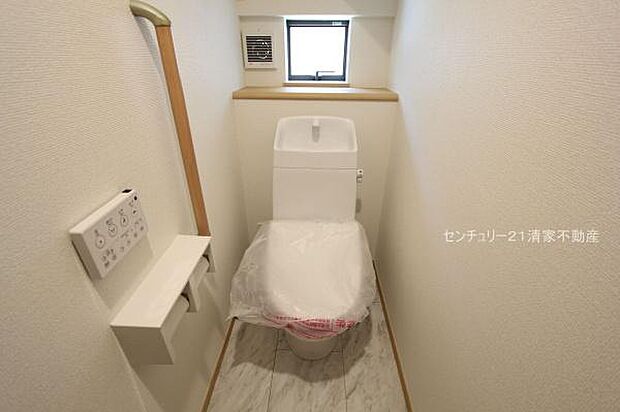 2号棟：手すりがついているため、ご年配の方も安心(2025年08月撮影)