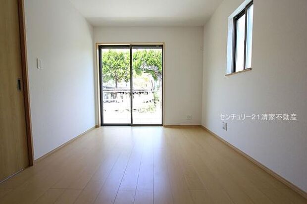 2号棟：2面採光で明るい室内！(2025年08月撮影)