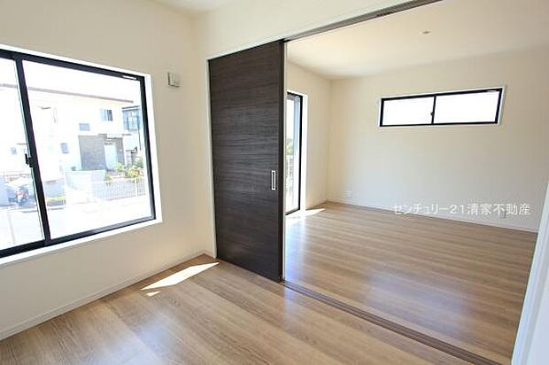 1号棟：陽光ふりそそぐ明るい室内！(2025年08月撮影)