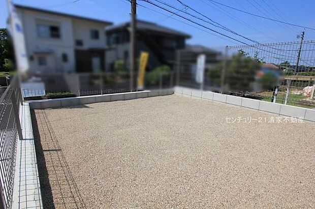 1号棟：お子様も遊べる広々お庭！(2025年08月撮影)