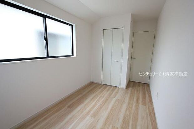 子供部屋にも嬉しい全居室収納スペース(2025年08月撮影)