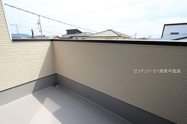 広々バルコニーでお洗濯ラクラク(2025年08月撮影)