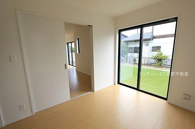 陽光ふりそそぐ明るい室内！(2025年09月撮影)