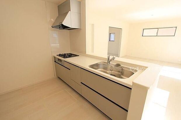 1号棟：家族との会話が弾む対面式キッチン！(2025年09月撮影)