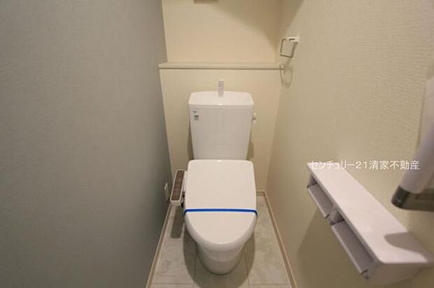 1号棟：手すりがついているため、ご年配の方も安心(2025年09月撮影)