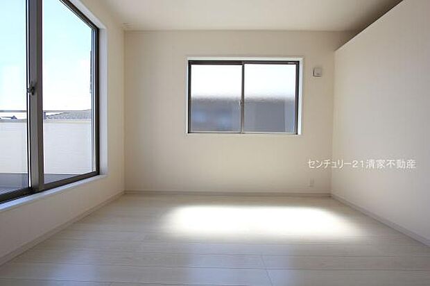 1号棟：2面採光で明るい室内！(2025年09月撮影)