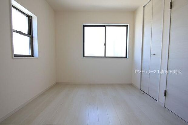 1号棟：2面採光で明るい室内！(2025年09月撮影)