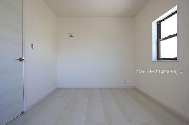 1号棟：たっぷり収納できるクローゼットあり！(2025年09月撮影)