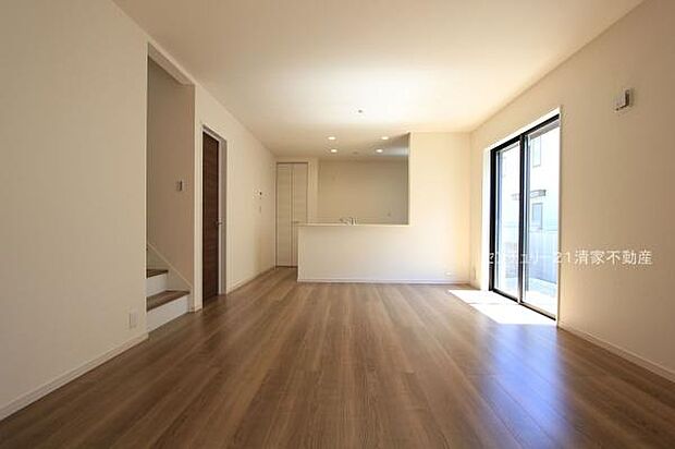 2号棟：ご家族みんながゆったり寛げるリビング(2025年09月撮影)