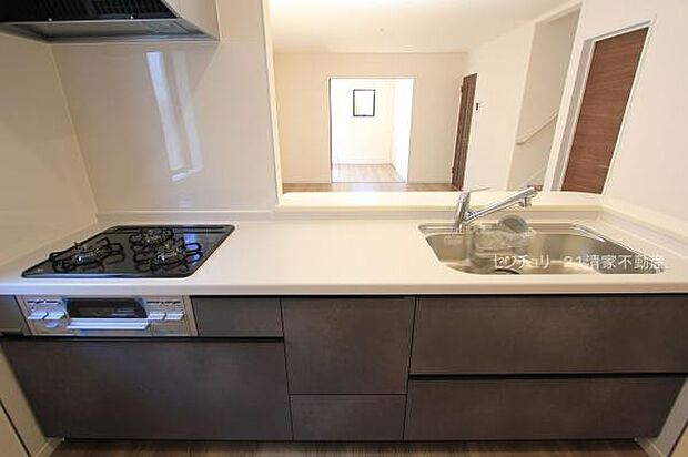 2号棟：人気の対面式キッチン！(2025年09月撮影)