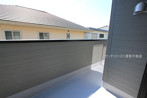 2号棟：陽当たり良好な南向きバルコニー！(2025年09月撮影)