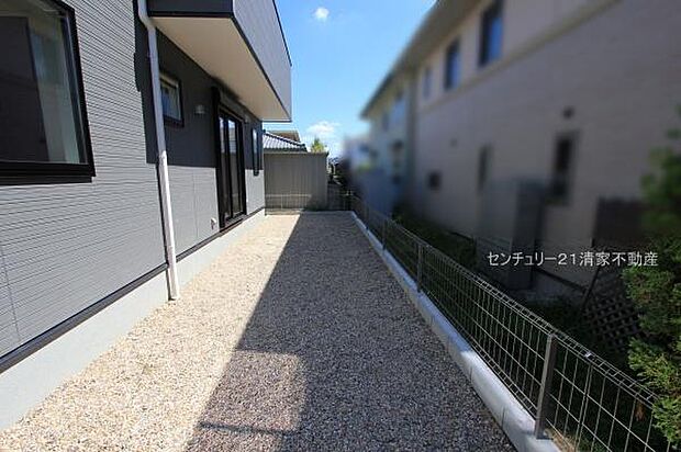 2号棟：お子様も嬉しいお庭付き！(2025年09月撮影)